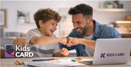 Pai e filho organizando finanças